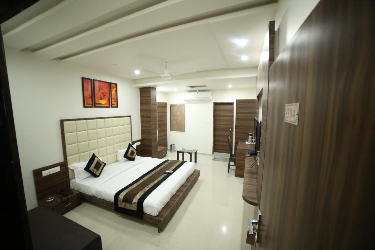 ראג'קוט Hotel City Inn מראה חיצוני תמונה