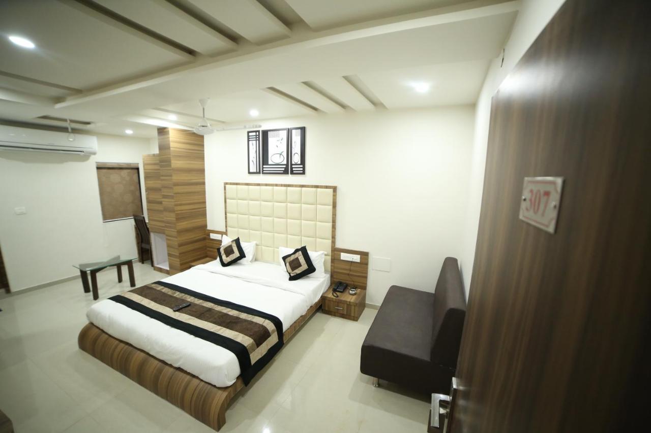 ראג'קוט Hotel City Inn מראה חיצוני תמונה